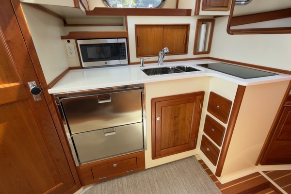 TONIC 33ft Fortier Yacht For Sale