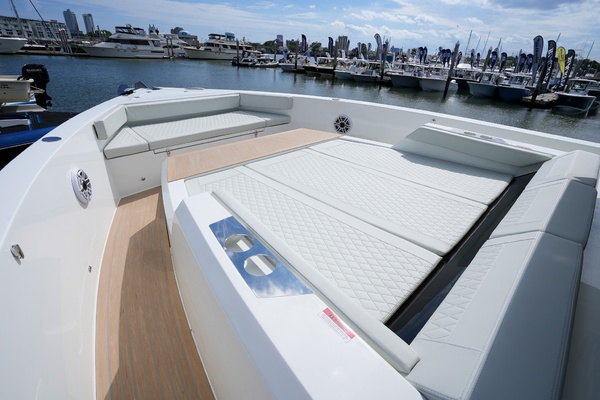 50ft De Antonio Yacht For Sale