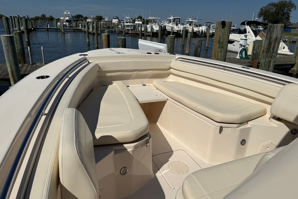 30ft Grady White Yacht For Sale