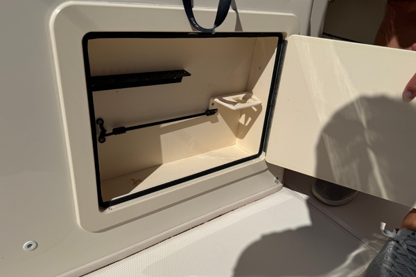 30ft Grady White Yacht For Sale