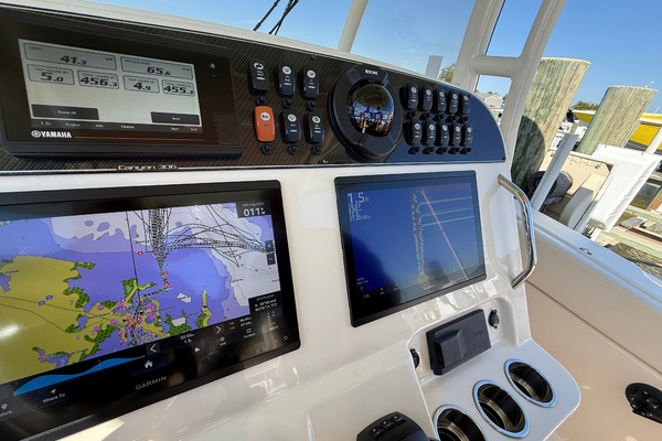 30ft Grady White Yacht For Sale