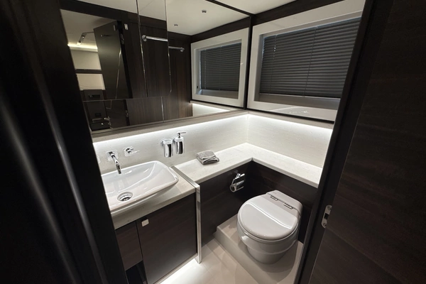 Sunseeker Predator 65 Yacht For Sale