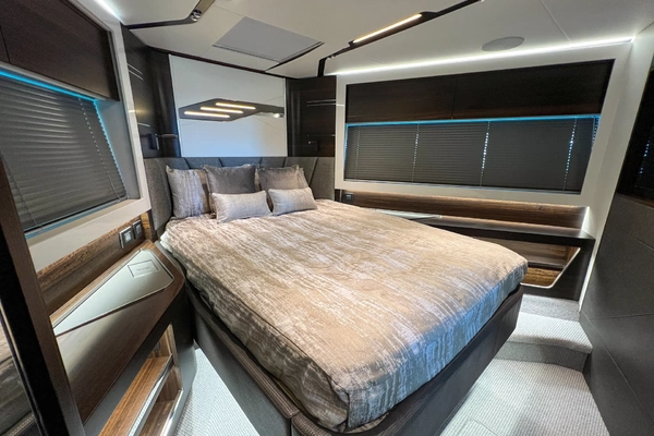 Sunseeker Predator 65 Yacht For Sale