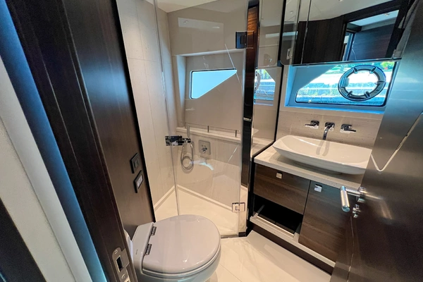Sunseeker Predator 65 Yacht For Sale