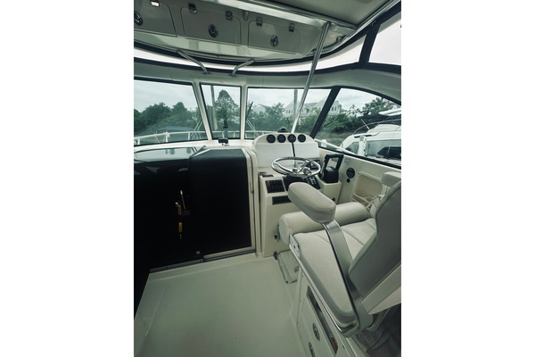 Reel Music II 33ft Pursuit Yacht For Sale