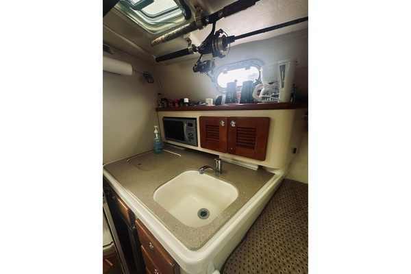 Reel Music II 33ft Pursuit Yacht For Sale