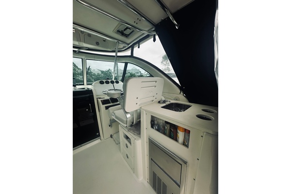 Reel Music II 33ft Pursuit Yacht For Sale