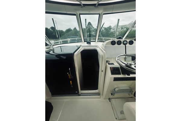 Reel Music II 33ft Pursuit Yacht For Sale