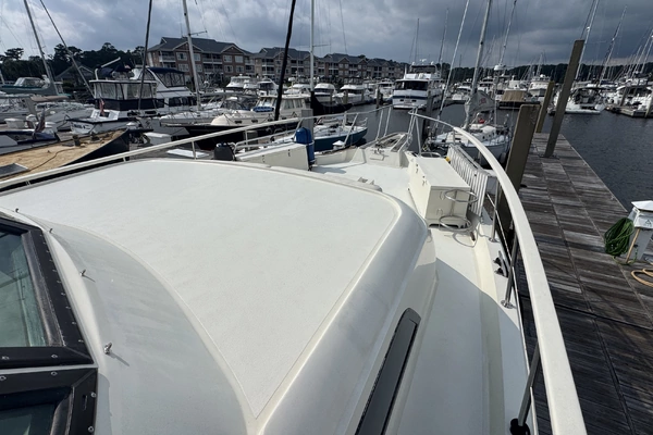 Hatteras 53 Extended Deckhouse Yacht For Sale
