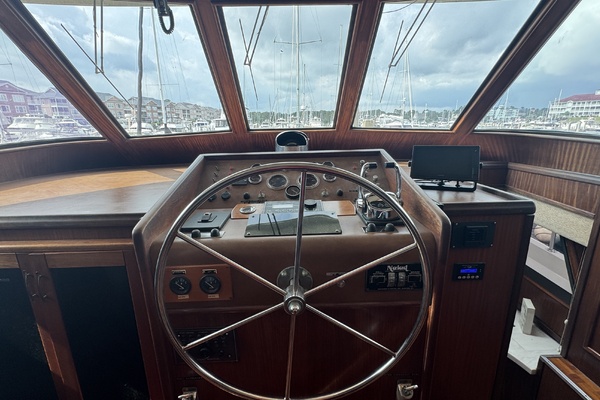 3 Little Birds 53ft Hatteras Yacht For Sale