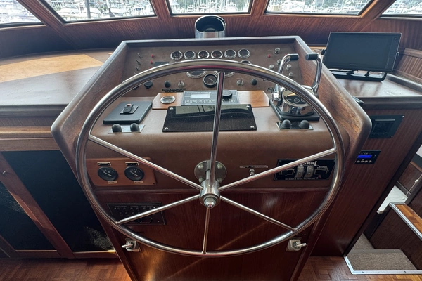 Hatteras 53 Extended Deckhouse Yacht For Sale