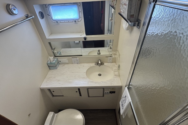 3 Little Birds 53ft Hatteras Yacht For Sale