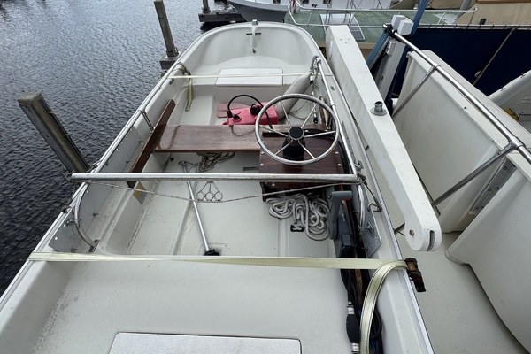 3 Little Birds 53ft Hatteras Yacht For Sale