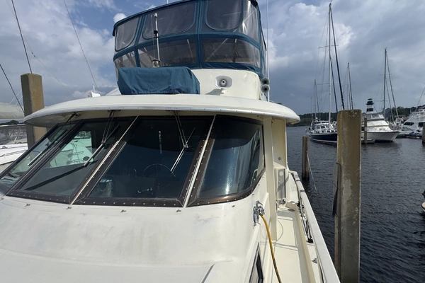 Hatteras 53 Extended Deckhouse Yacht For Sale