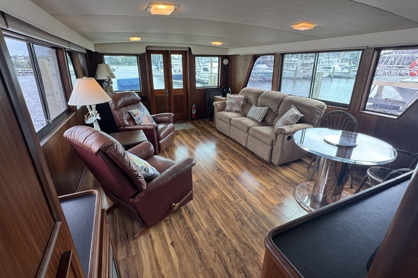 3 Little Birds 53ft Hatteras Yacht For Sale