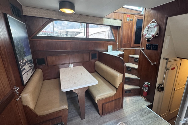 Hatteras 53 Extended Deckhouse Yacht For Sale