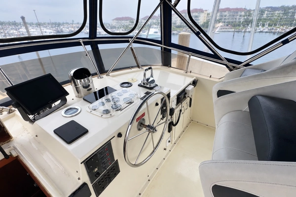 Hatteras 53 Extended Deckhouse Yacht For Sale