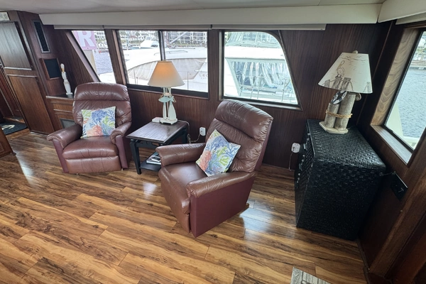 Hatteras 53 Extended Deckhouse Yacht For Sale