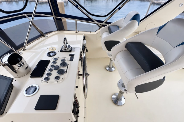 Hatteras 53 Extended Deckhouse Yacht For Sale