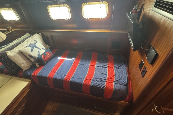 3 Little Birds 53ft Hatteras Yacht For Sale