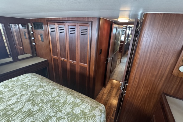 3 Little Birds 53ft Hatteras Yacht For Sale