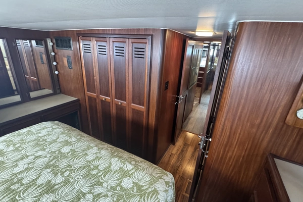Hatteras 53 Extended Deckhouse Yacht For Sale