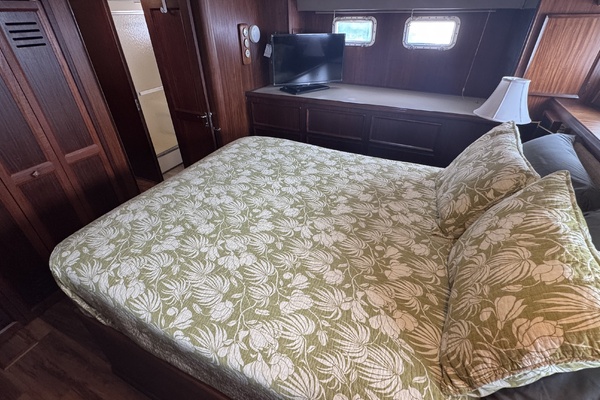 3 Little Birds 53ft Hatteras Yacht For Sale