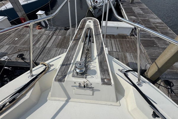 Hatteras 53 Extended Deckhouse Yacht For Sale