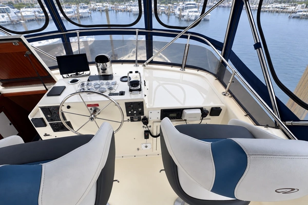 Hatteras 53 Extended Deckhouse Yacht For Sale