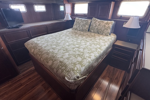 3 Little Birds 53ft Hatteras Yacht For Sale