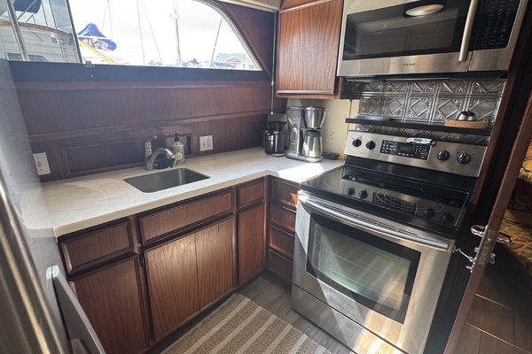 3 Little Birds 53ft Hatteras Yacht For Sale