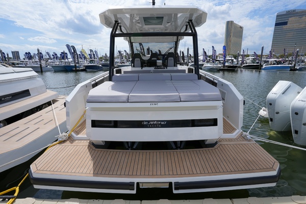 32ft De Antonio Yacht For Sale