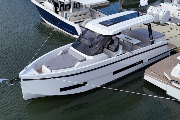 32ft De Antonio Yacht For Sale