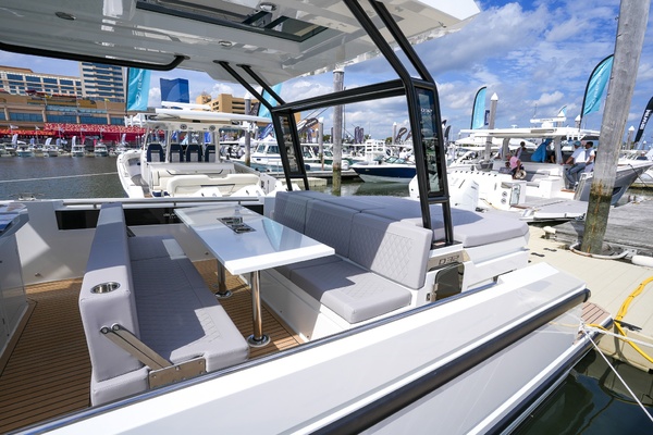 32ft De Antonio Yacht For Sale