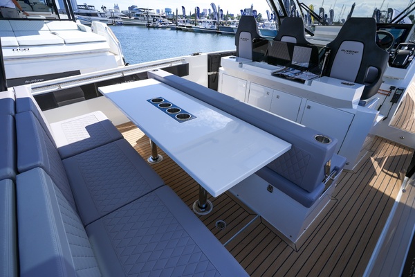 32ft De Antonio Yacht For Sale
