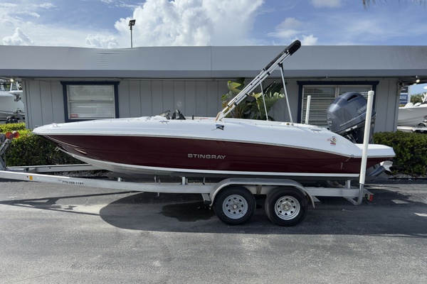 19ft Stingray Yacht For Sale