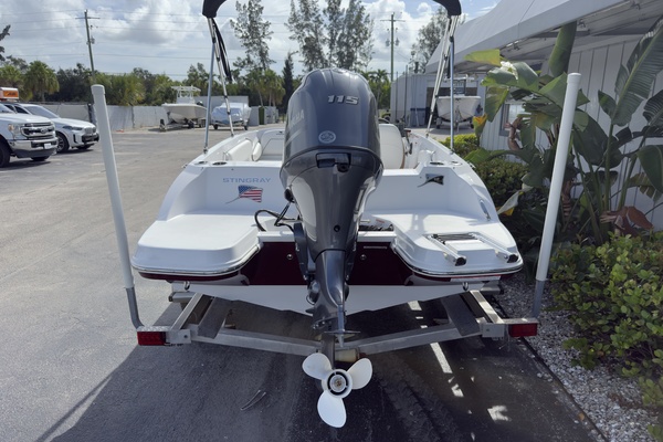 19ft Stingray Yacht For Sale