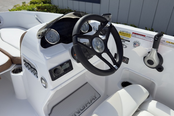 19ft Stingray Yacht For Sale