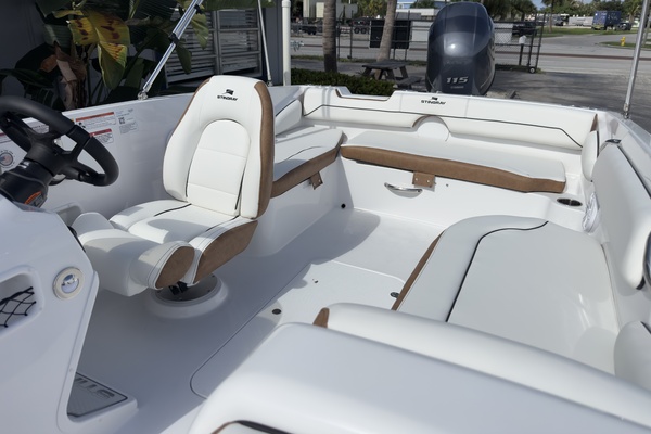 19ft Stingray Yacht For Sale
