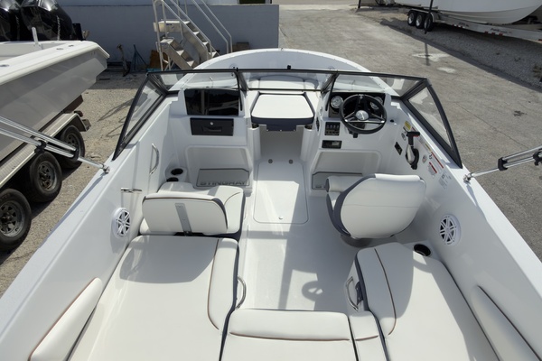 17ft Stingray Yacht For Sale