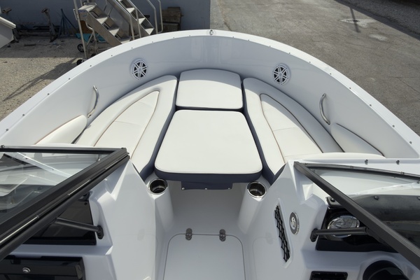 17ft Stingray Yacht For Sale