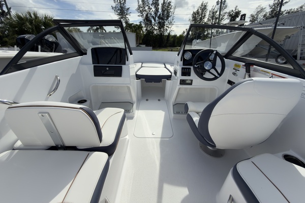 17ft Stingray Yacht For Sale