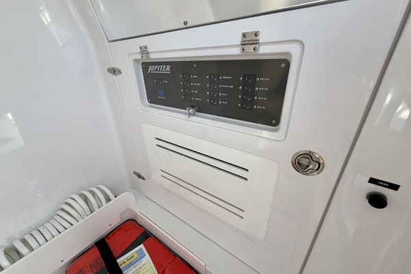 URSUS 34ft Jupiter Yacht For Sale