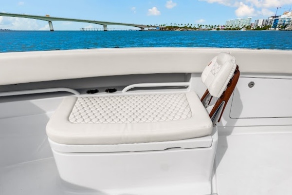 URSUS 34ft Jupiter Yacht For Sale