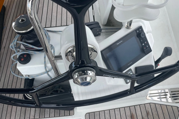 Jeanneau 440 Yacht For Sale