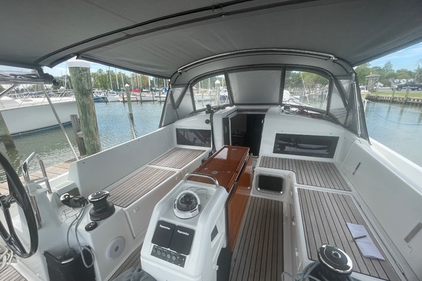 Paramour 44ft Jeanneau Yacht For Sale