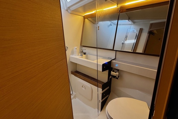 Paramour 44ft Jeanneau Yacht For Sale
