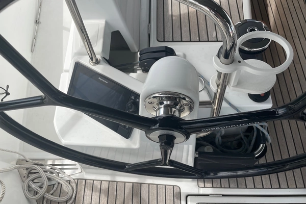 Jeanneau 440 Yacht For Sale