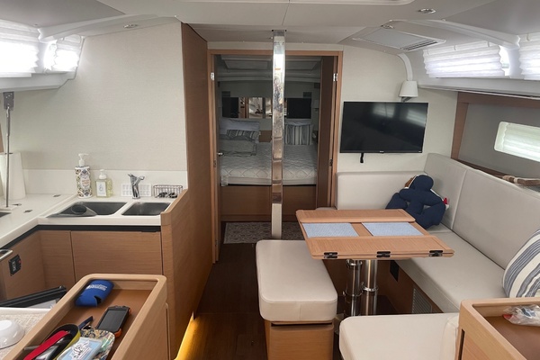 Paramour 44ft Jeanneau Yacht For Sale