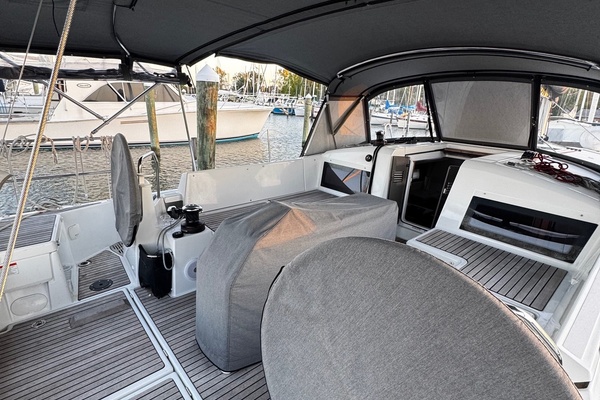 Paramour 44ft Jeanneau Yacht For Sale
